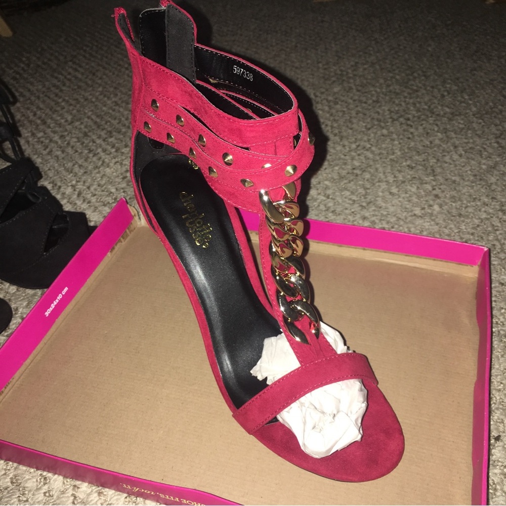 Elegant Red Chain-Embellished Women's Sandals